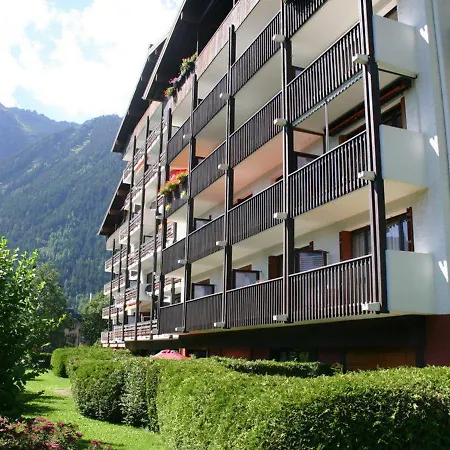 Grand 3 Pieces A Avec Balcon Et Parking - Fr-1-517-15 * Chamonix